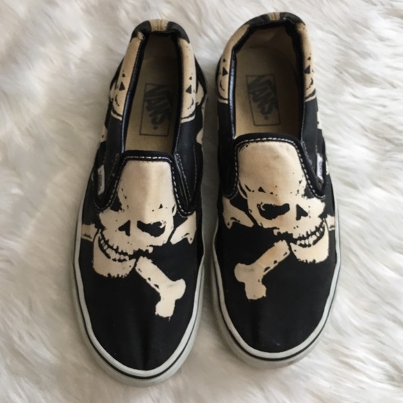 vans slip on skull